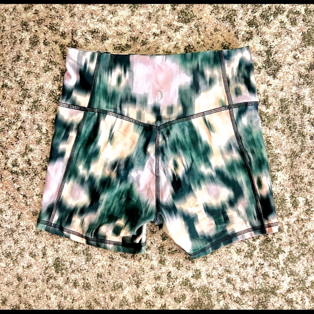 JESSICA SIMPSON || Biker Compression Shorts in Teal Abstract - SZ Small - Picture 5 of 8
